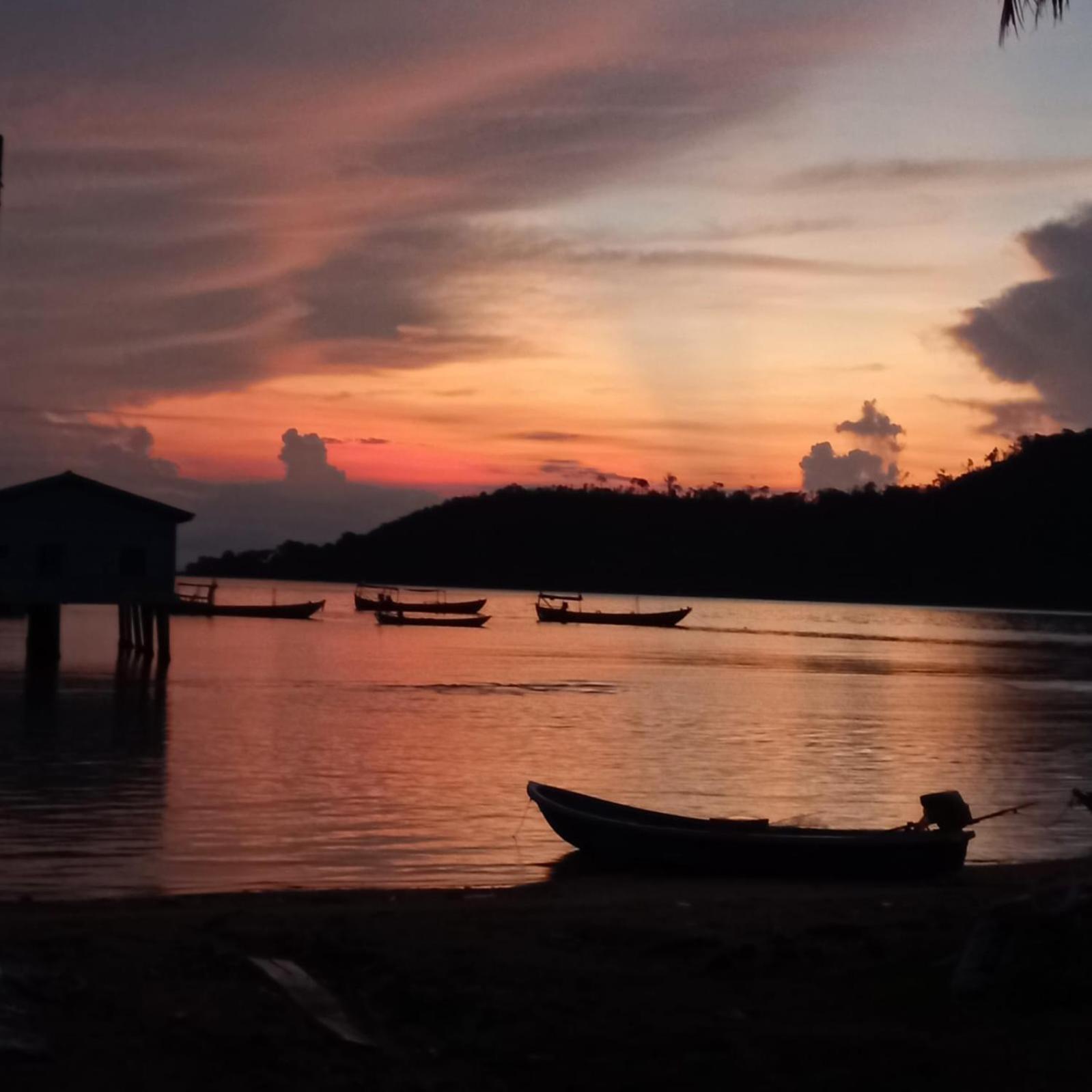Bong'S Guesthouse M'Pai Bay Koh Rong Sanloem Exteriör bild