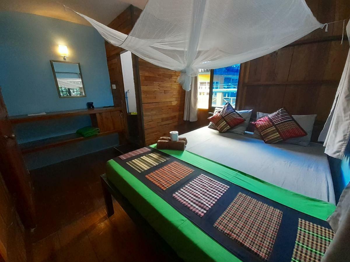 Bong'S Guesthouse M'Pai Bay Koh Rong Sanloem Exteriör bild